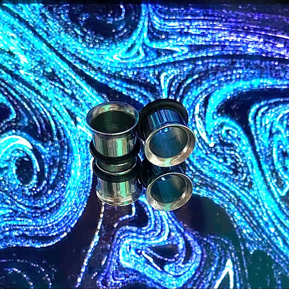 0g Steel Single Flare Eyelet Ear Tunnel